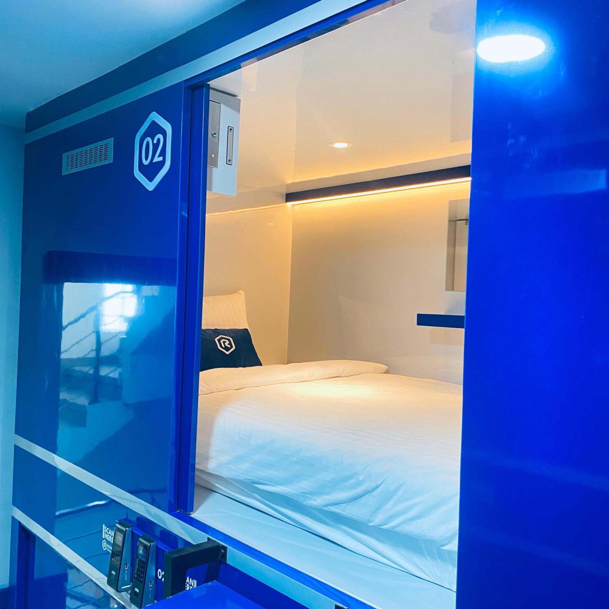 Rosalyne Sleepbox Malioboro 3 Hotel Yogyakarta Ngoại thất bức ảnh