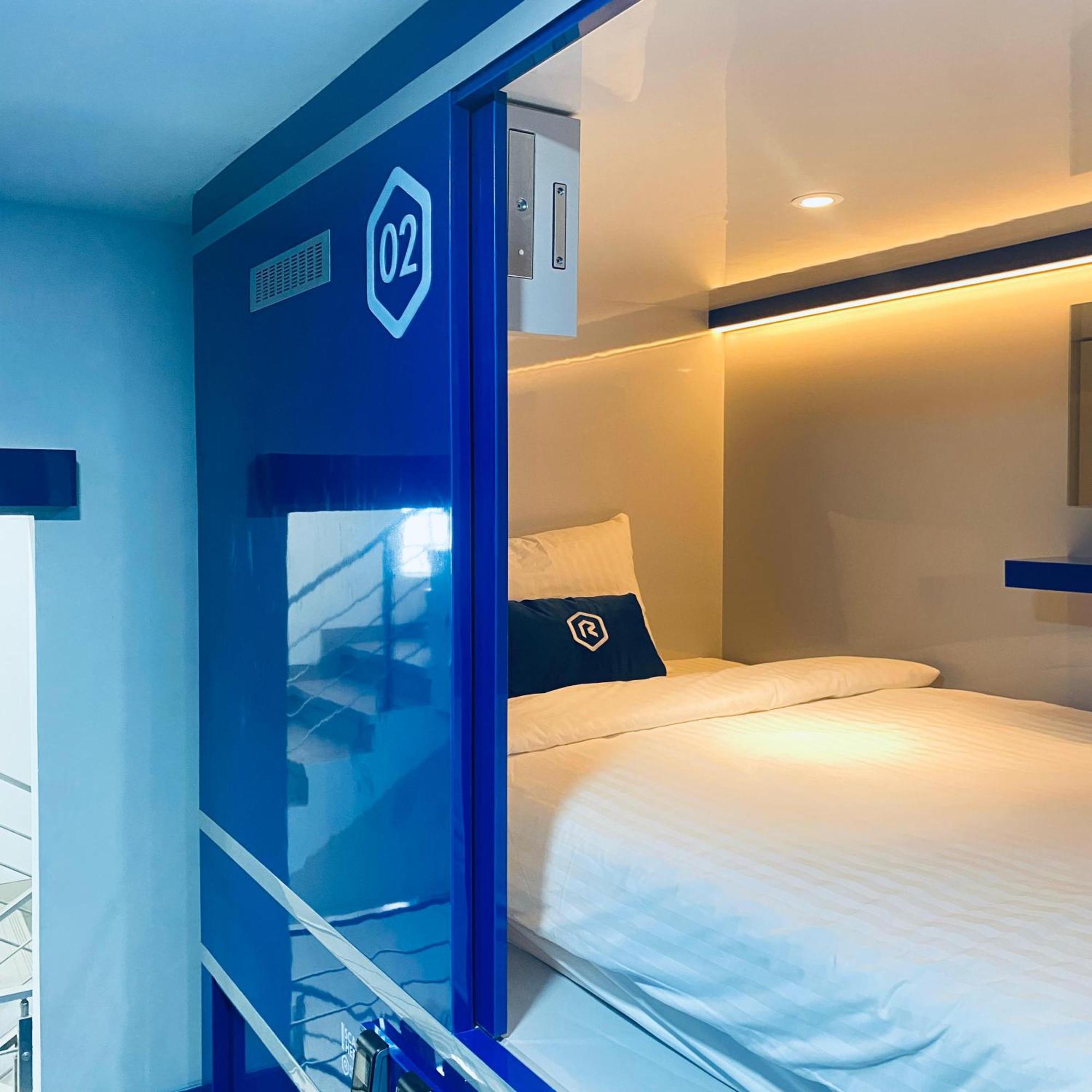 Rosalyne Sleepbox Malioboro 3 Hotel Yogyakarta Ngoại thất bức ảnh