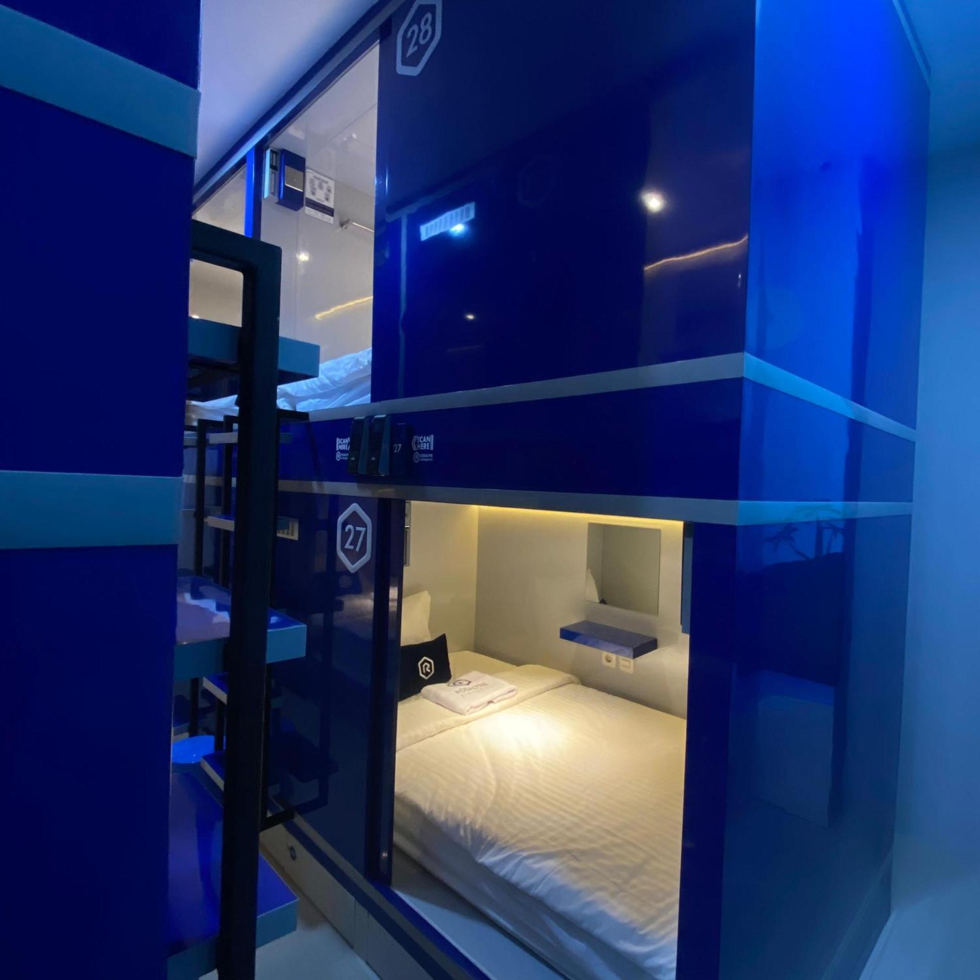 Rosalyne Sleepbox Malioboro 3 Hotel Yogyakarta Ngoại thất bức ảnh
