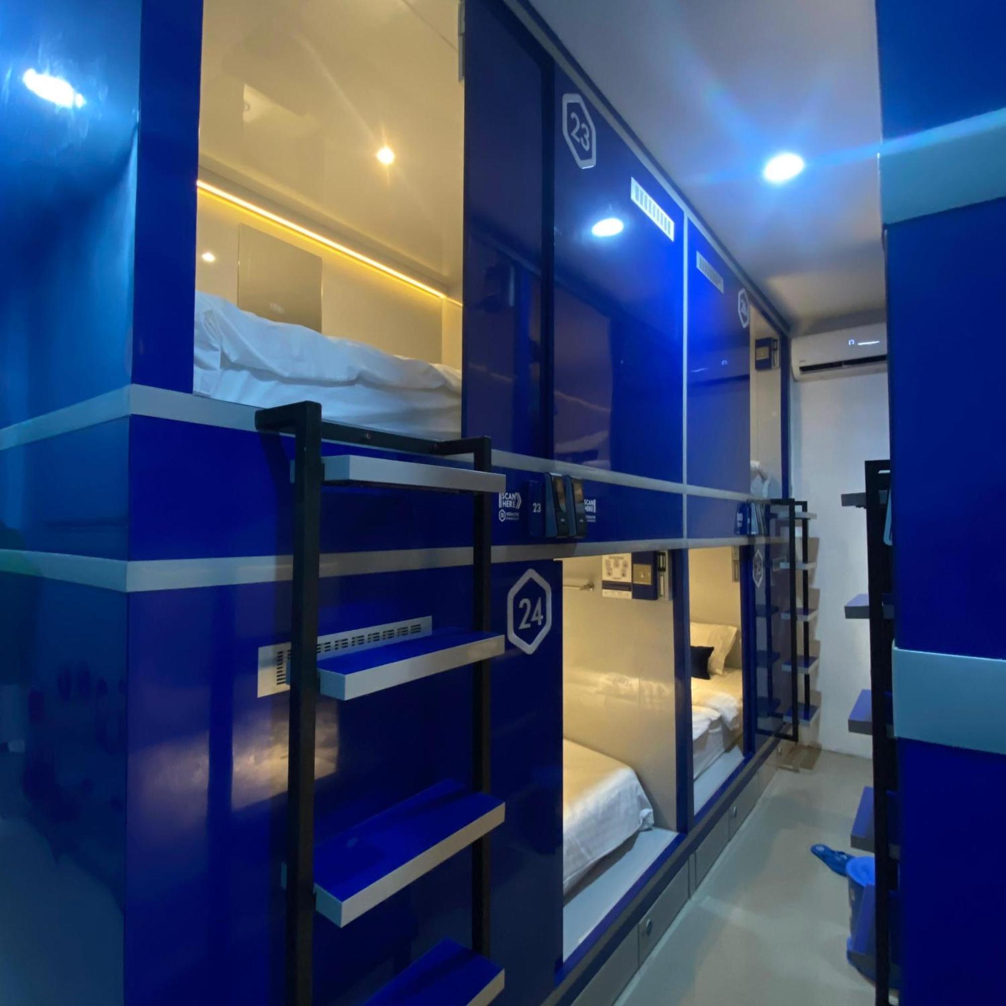 Rosalyne Sleepbox Malioboro 3 Hotel Yogyakarta Ngoại thất bức ảnh