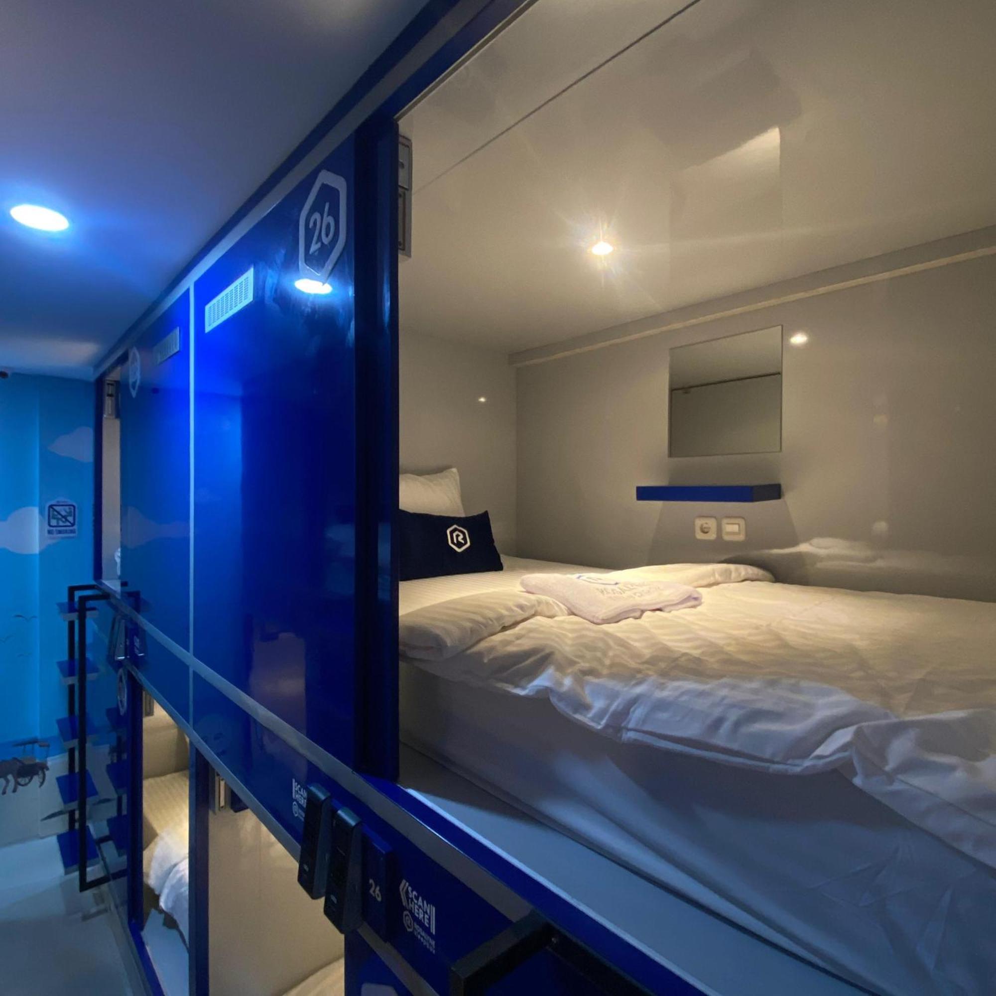 Rosalyne Sleepbox Malioboro 3 Hotel Yogyakarta Ngoại thất bức ảnh